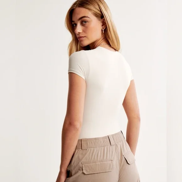 Abercrombie Matte Seamless Bodysuit Tee - Picture 7 of 9